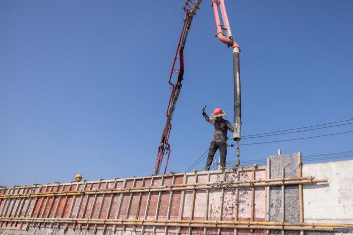 加固施工員行業(yè)前景分析，加固施工員行業(yè)前景，機遇與挑戰(zhàn)并存下的發(fā)展展望