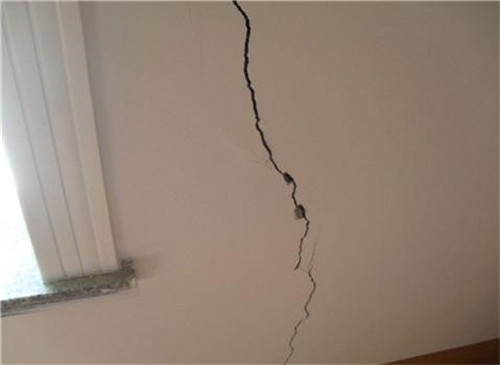保修期外墻體開裂處理，保修期外墻體開裂處理，責(zé)任界定、原因分析與解決策略 行業(yè)新聞 第2張