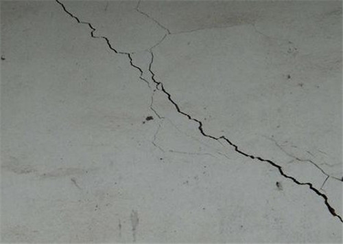 保修期外墻體開裂處理，保修期外墻體開裂處理，責(zé)任界定、原因分析與解決策略 行業(yè)新聞 第3張