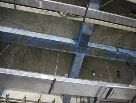 白鋼板厚度選擇的工程案例，白鋼板厚度選擇，工程案例中的考量 行業(yè)新聞 第1張