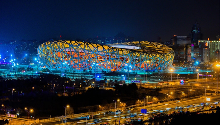 鋼結(jié)構(gòu)建筑的優(yōu)勢(shì)與挑戰(zhàn)，鋼結(jié)構(gòu)建筑，優(yōu)勢(shì)顯著，挑戰(zhàn)并存 行業(yè)新聞 第4張